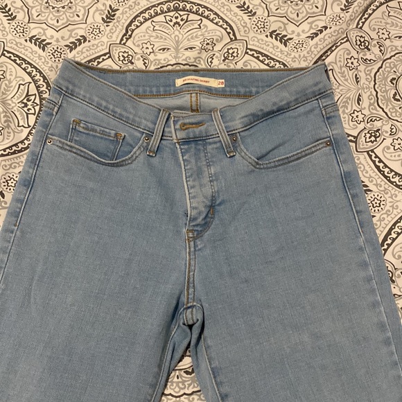 Levi’s 311 - Picture 3 of 4